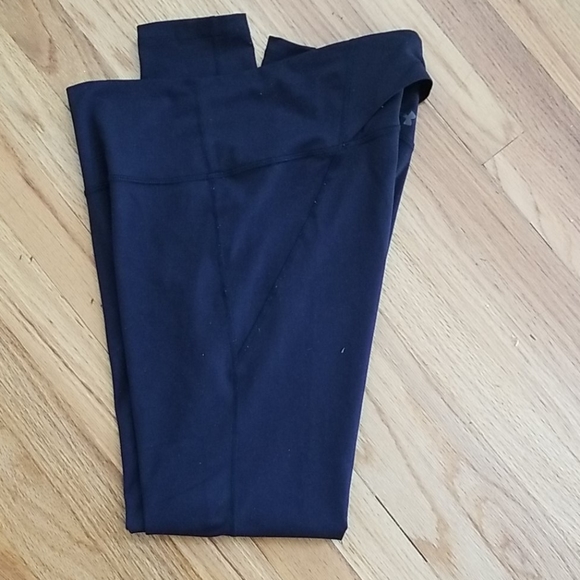 Under Armour UA Black Leggings, with Back Pocket - Picture 4 of 6
